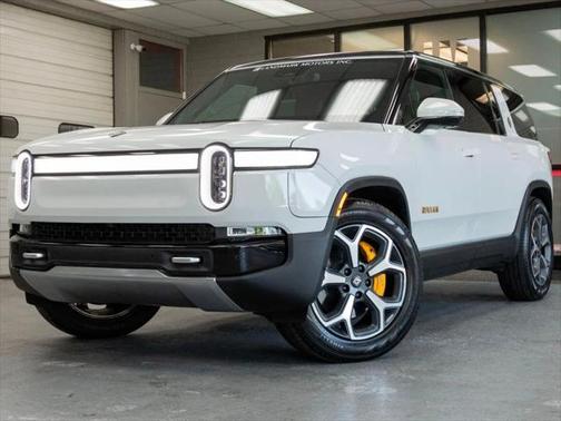 2023 Rivian R1S Adventure