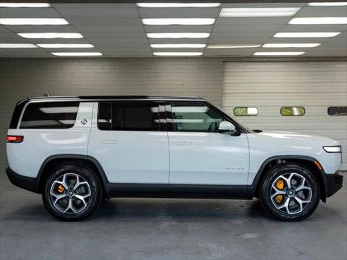 2023 Rivian R1S Adventure