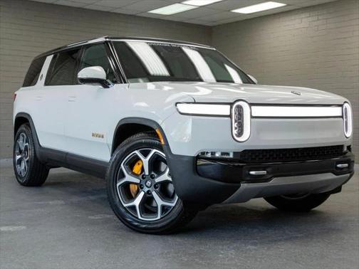 2023 Rivian R1S Adventure