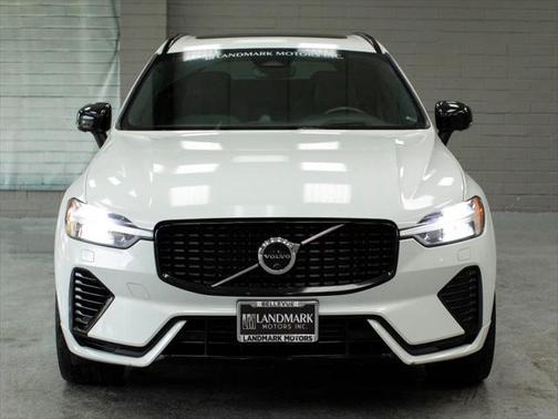 2022 Volvo XC60 Recharge Plug-In Hybrid T8 R-Design