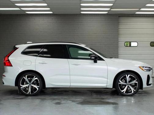 2022 Volvo XC60 Recharge Plug-In Hybrid T8 R-Design