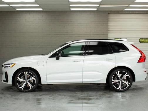 2022 Volvo XC60 Recharge Plug-In Hybrid T8 R-Design