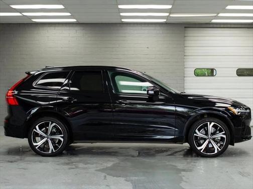2022 Volvo XC60 Recharge Plug-In Hybrid T8 R-Design