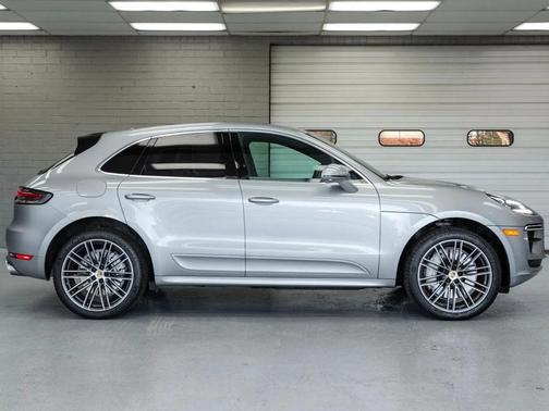 2021 Porsche Macan Turbo