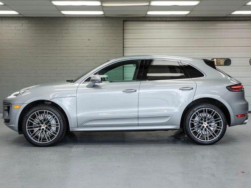 2021 Porsche Macan Turbo