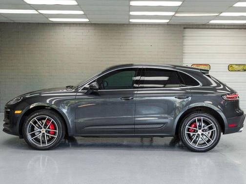 2022 Porsche Macan S