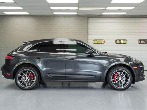 2022 Porsche Macan S