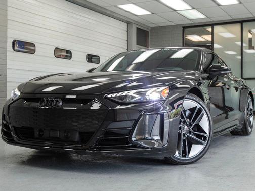 Mythos Black Metallic 2024 Audi RS e-tron GT quattro