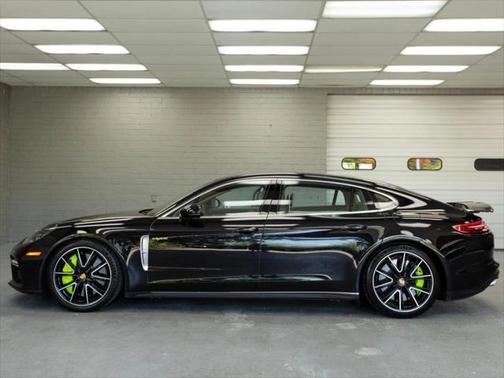 2018 Porsche Panamera E-Hybrid Turbo S Executive