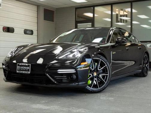 2018 Porsche Panamera E-Hybrid Turbo S Executive