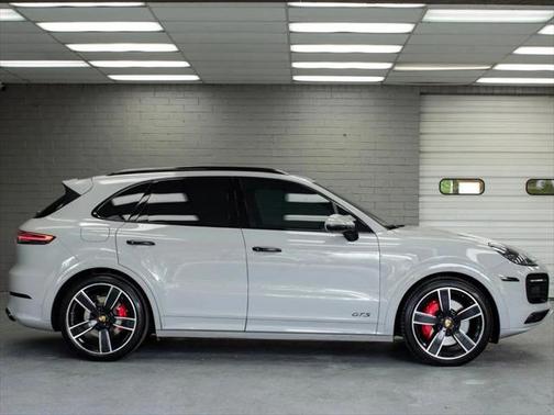 2022 Porsche Cayenne GTS