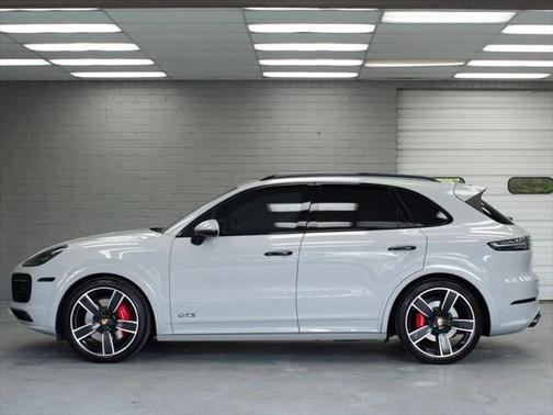 2022 Porsche Cayenne GTS