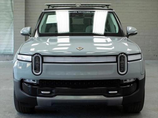 2023 Rivian R1S Adventure