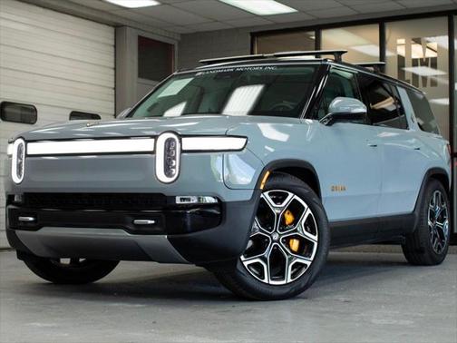 2023 Rivian R1S Adventure