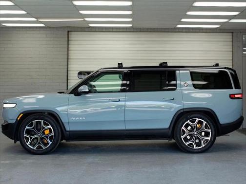 2023 Rivian R1S Adventure