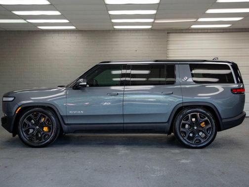 2023 Rivian R1S Adventure Quad-Motor Large Pack