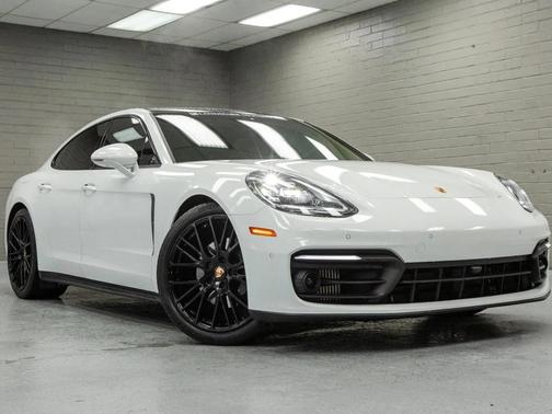 2023 Porsche Panamera Platinum Edition