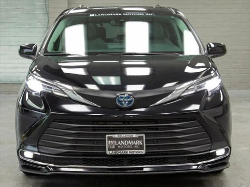 2022 Toyota Sienna XLE 7 Passenger