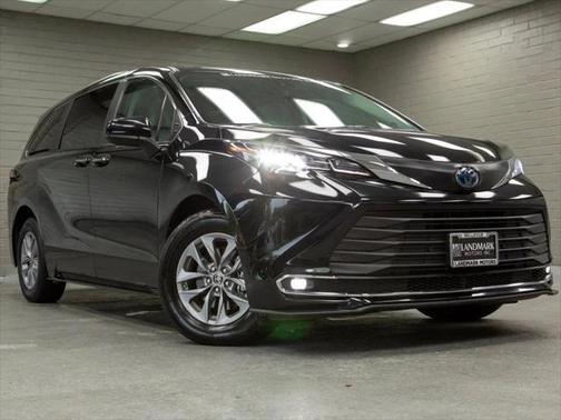 2022 Toyota Sienna XLE 7 Passenger