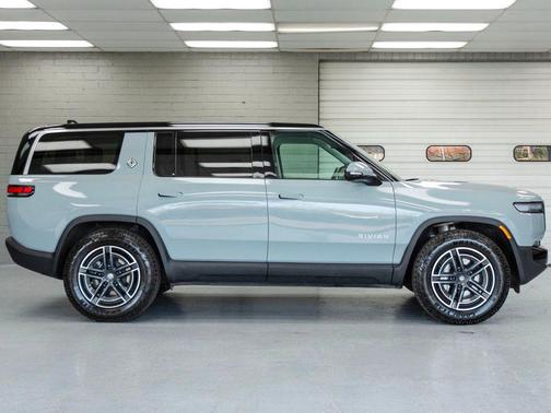 2025 Rivian R1S Adventure Dual Motor Standard Pack