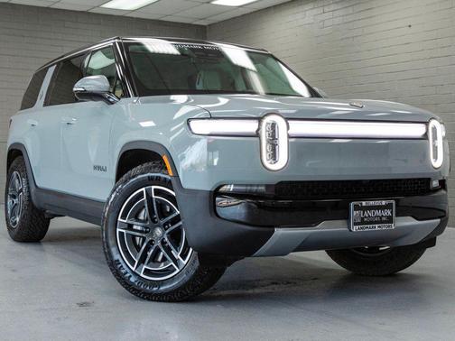 2025 Rivian R1S Adventure Dual Motor Standard Pack