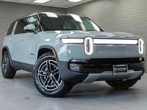 2025 Rivian R1S Adventure Dual Motor Standard Pack