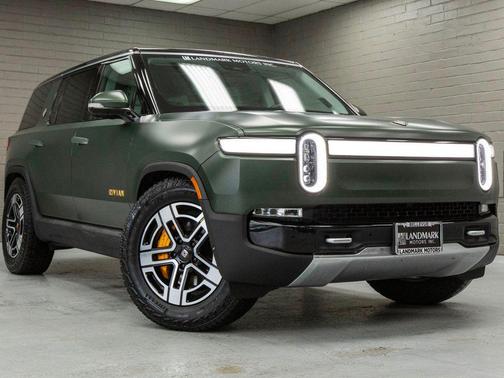 2023 Rivian R1S Adventure