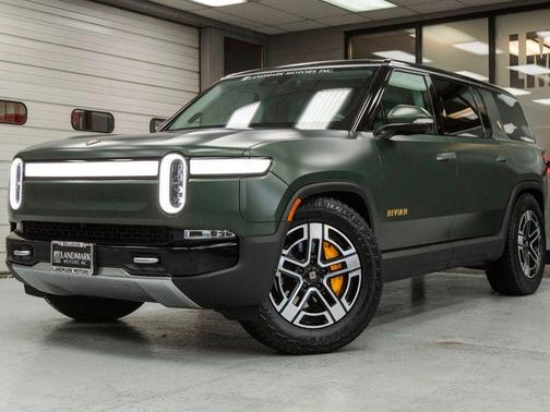 2023 Rivian R1S Adventure