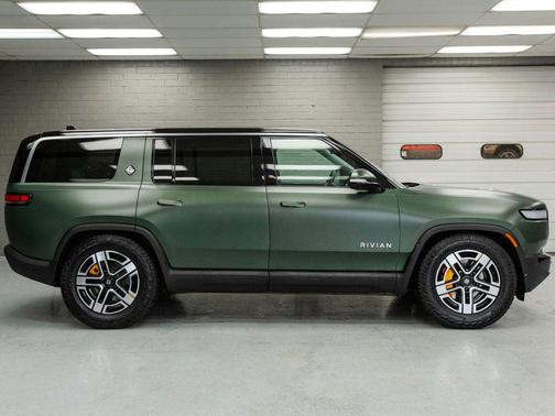 2023 Rivian R1S Adventure