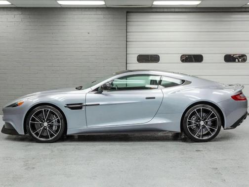 2014 Aston Martin Vanquish 2dr Coupe