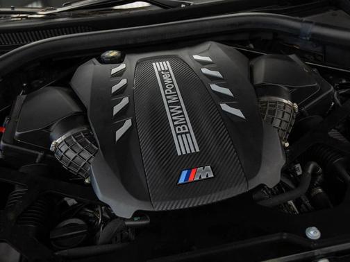 Black Sapphire Metallic 2022 BMW X5 M Base