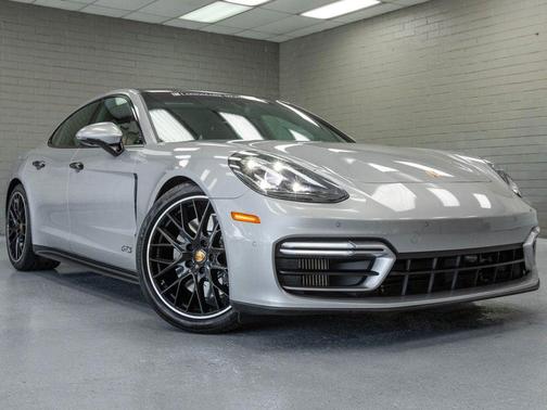 2022 Porsche Panamera GTS