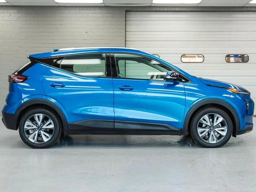 2023 Chevrolet Bolt EUV FWD LT