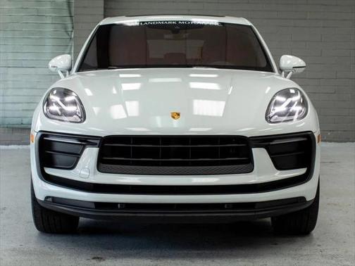 2022 Porsche Macan Base