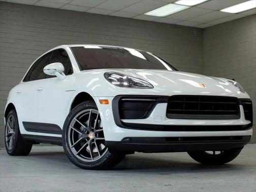 2022 Porsche Macan Base