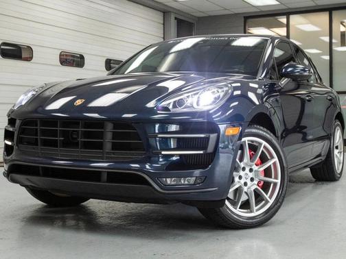 Night Blue Metallic 2017 Porsche Macan Macan Turbo