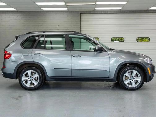 Space Gray Metallic 2013 BMW X5 xDrive35i
