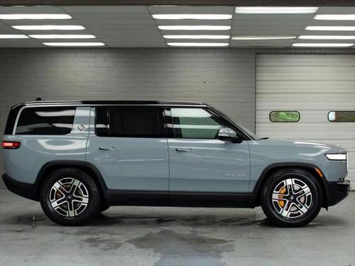 2023 Rivian R1S Adventure