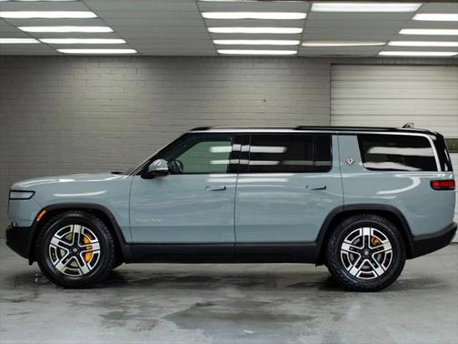 2023 Rivian R1S Adventure