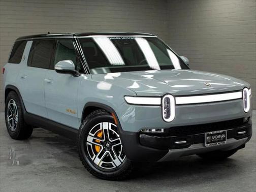 2023 Rivian R1S Adventure