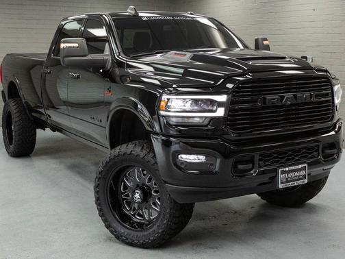 2023 RAM 3500 Laramie Crew Cab 4x4 8' Box