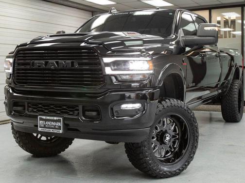 2023 RAM 3500 Laramie Crew Cab 4x4 8' Box