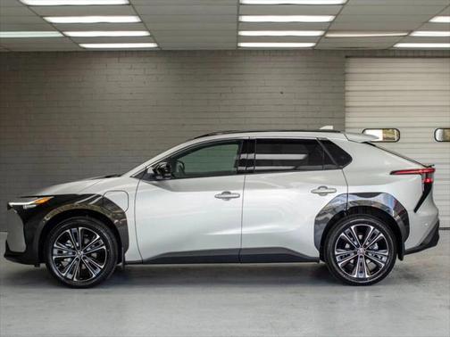 2024 Toyota bZ4X Limited AWD