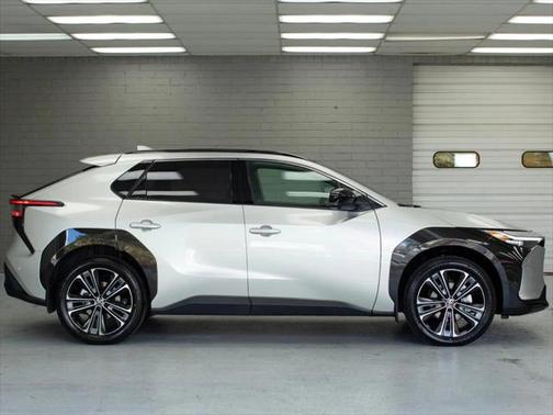 2024 Toyota bZ4X Limited AWD
