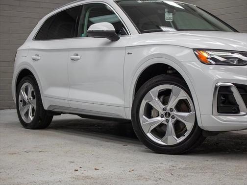 2022 Audi Q5 45 S line Premium Plus
