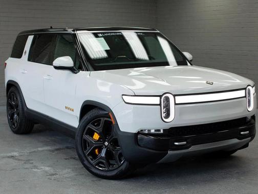 2023 Rivian R1S Adventure