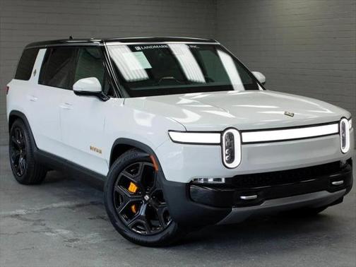 2023 Rivian R1S Adventure