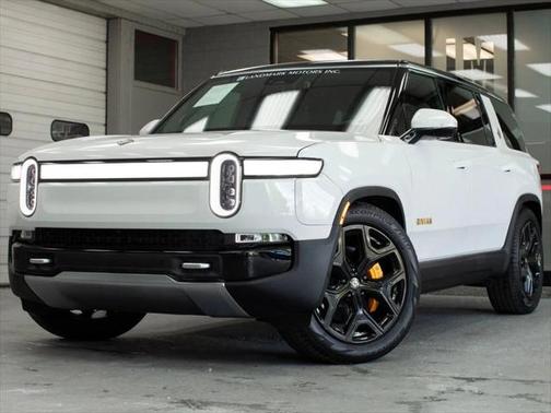 2023 Rivian R1S Adventure
