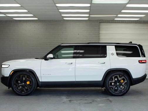 2023 Rivian R1S Adventure