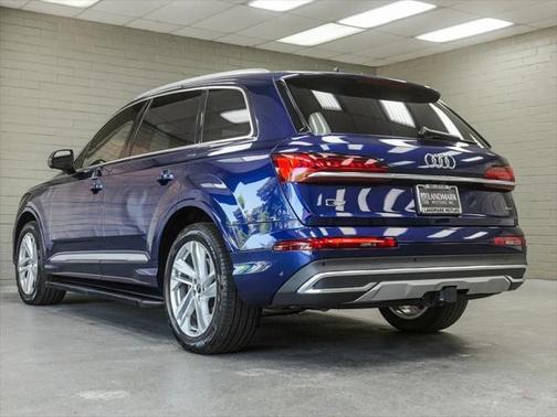 2021 Audi Q7 45 Premium Plus